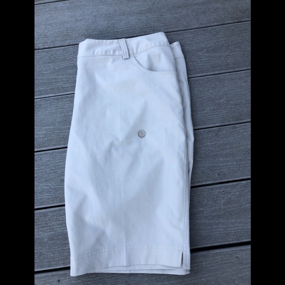 Women's Adidas Climalite golf short in light beige size 14 - Picture 7 of 11